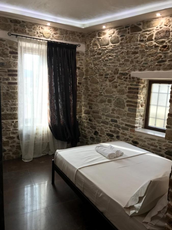 Villa Samos Marias' Stone House 1 à Karlovassi Extérieur photo