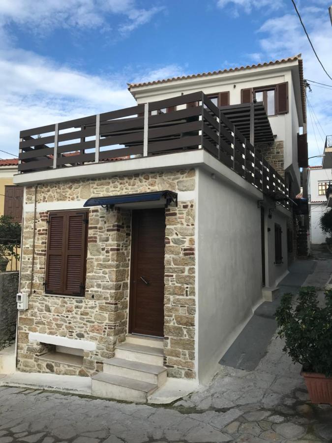 Villa Samos Marias' Stone House 1 à Karlovassi Extérieur photo