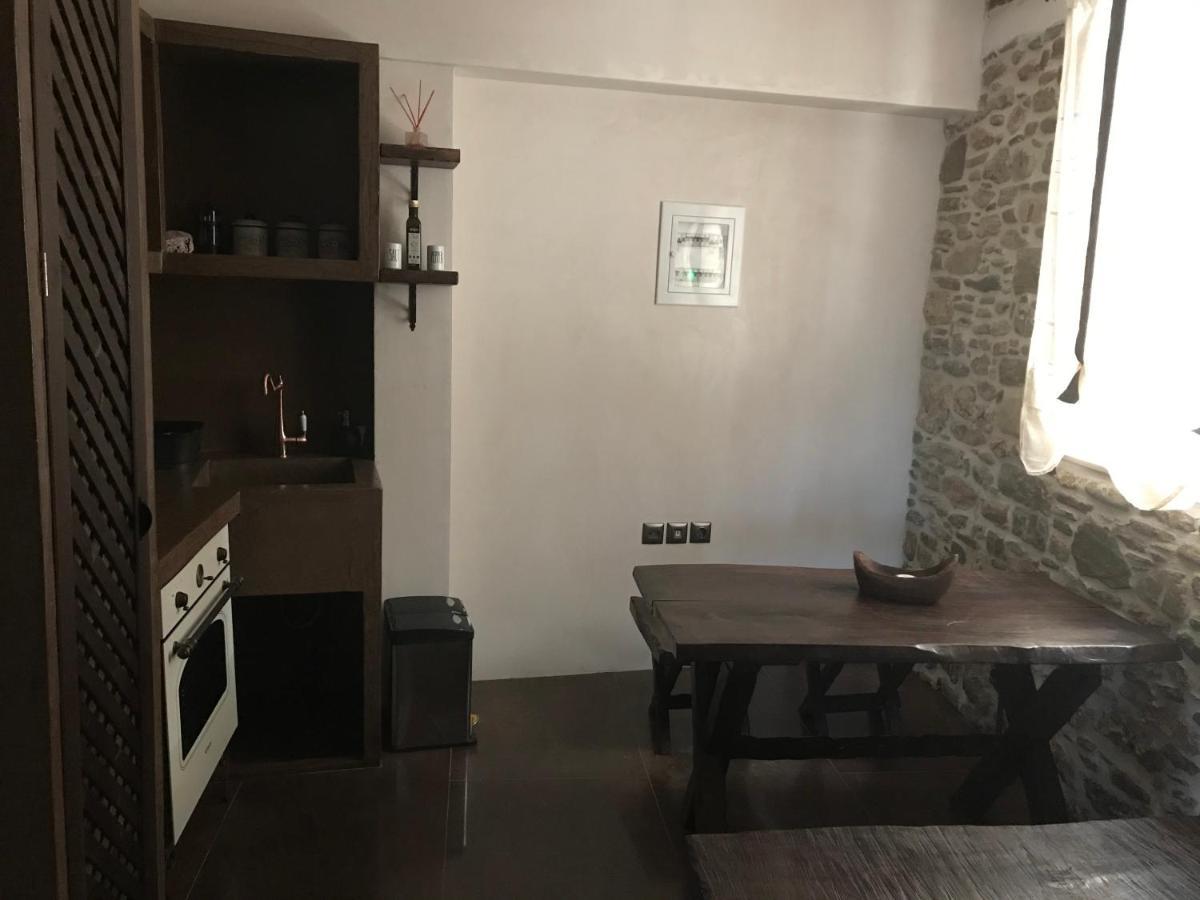 Villa Samos Marias' Stone House 1 à Karlovassi Extérieur photo